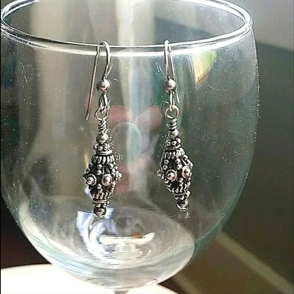 Silver Filgree Intricate Wires - Picture 9 of 9